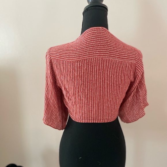 Red striped crop top tie front - Picture 2 of 4